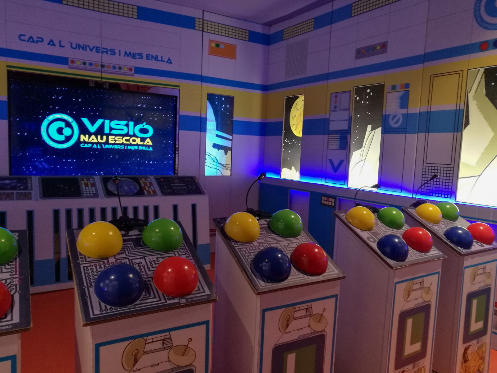 Instal·lem la Nau Escola al Festival YoMo