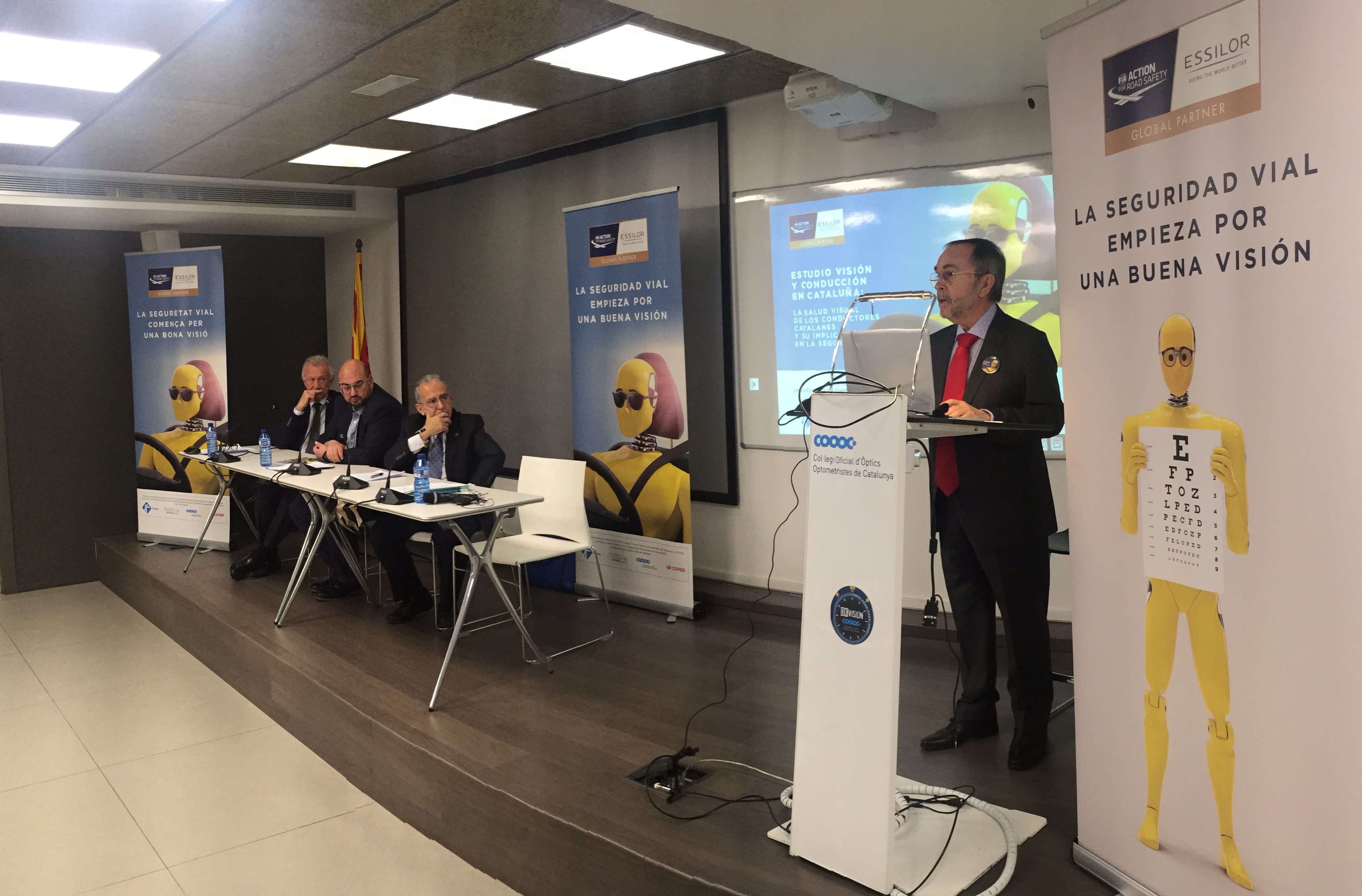 Descarrega’t l’estudi sobre visió i conducció del COOOC, Essilor, FESVIAL i INTRAS